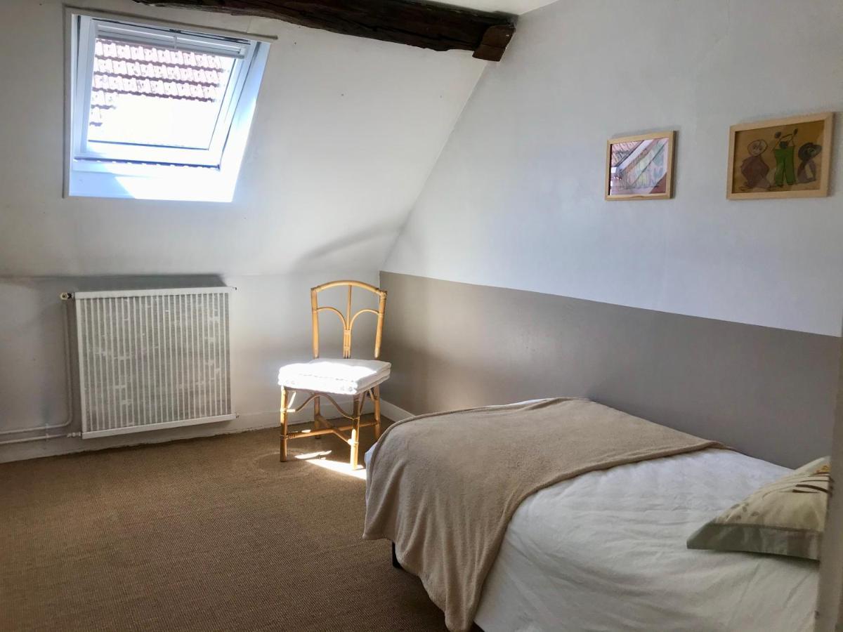 Gite De Mauxe Acquigny Exterior foto