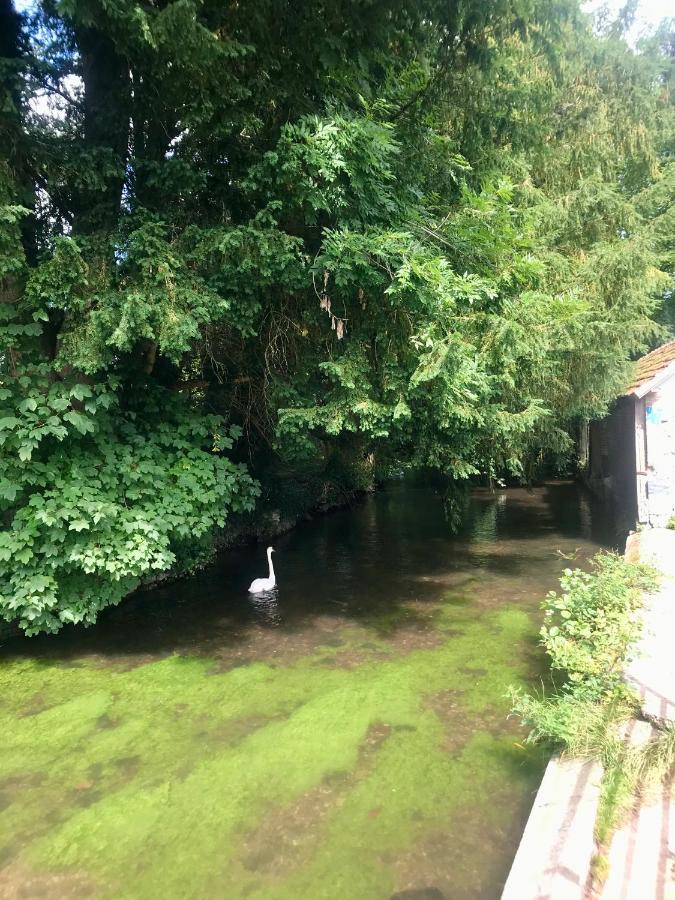 Gite De Mauxe Acquigny Exterior foto